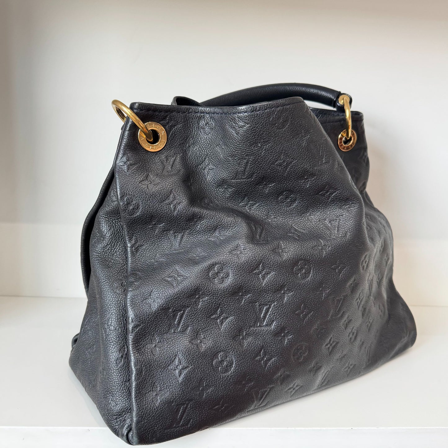 Louis Vuitton - Artsy - Leather - Black - (medium)