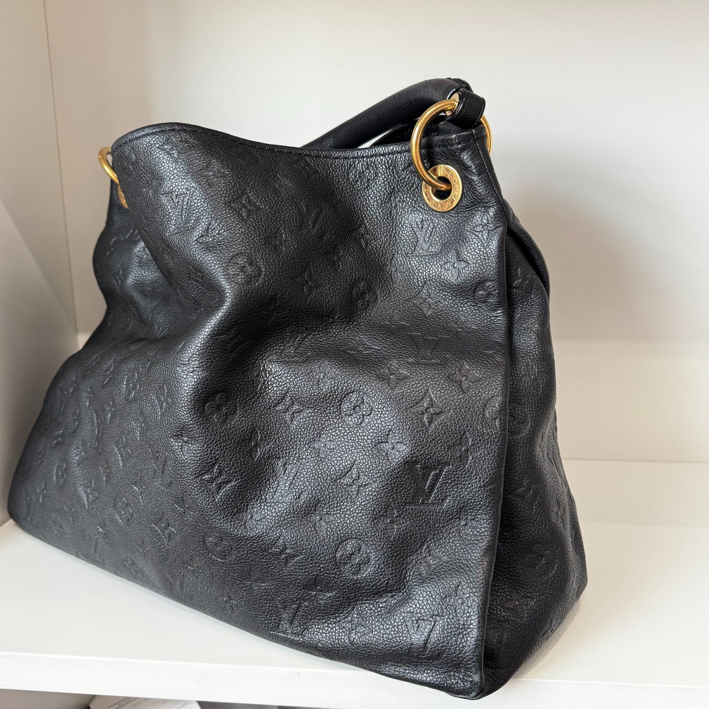 Louis Vuitton - Artsy - Leather - Black - (medium)