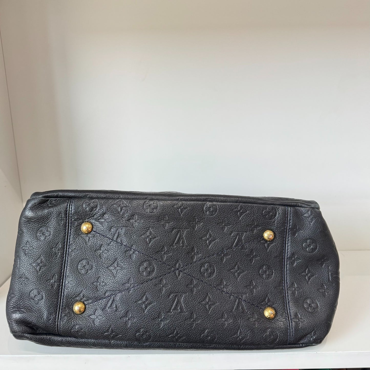 Louis Vuitton - Artsy - Leather - Black - (medium)