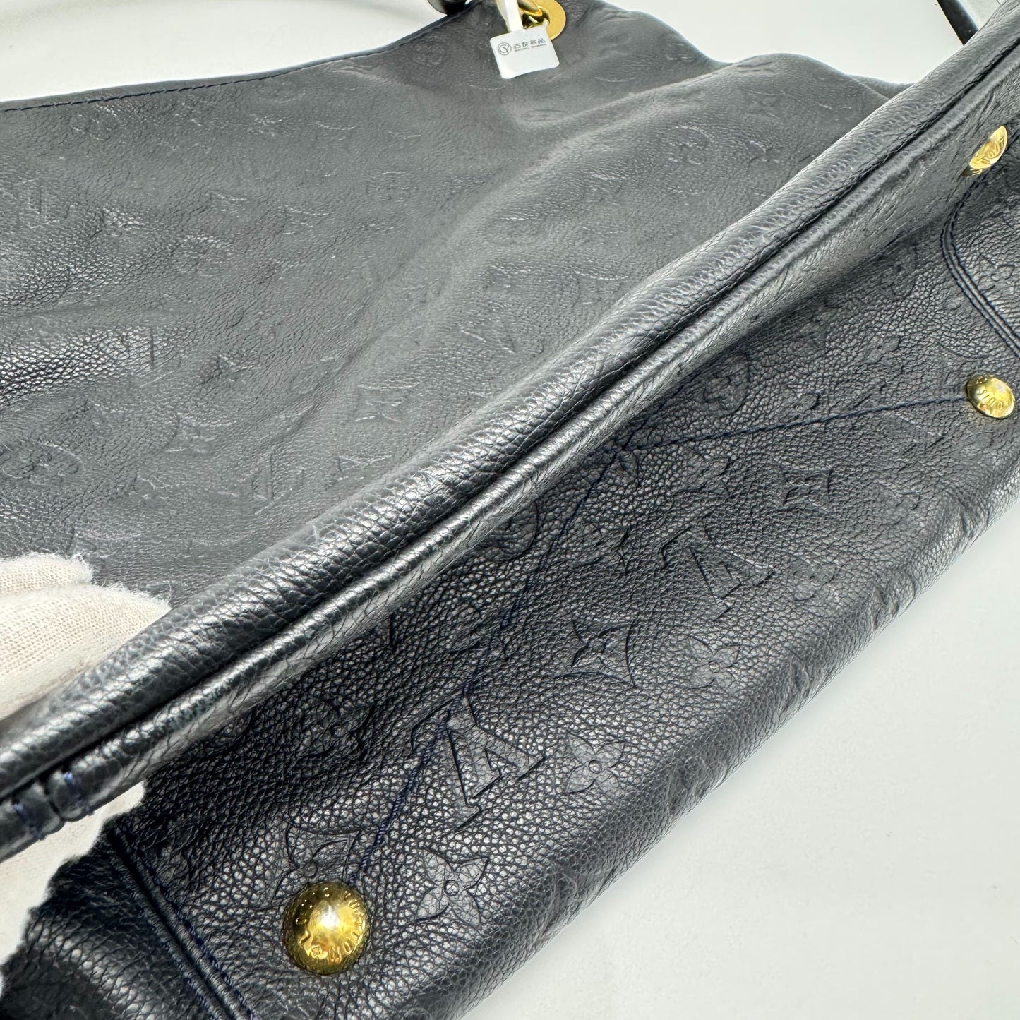 Louis Vuitton - Artsy - Leather - Black - (medium)