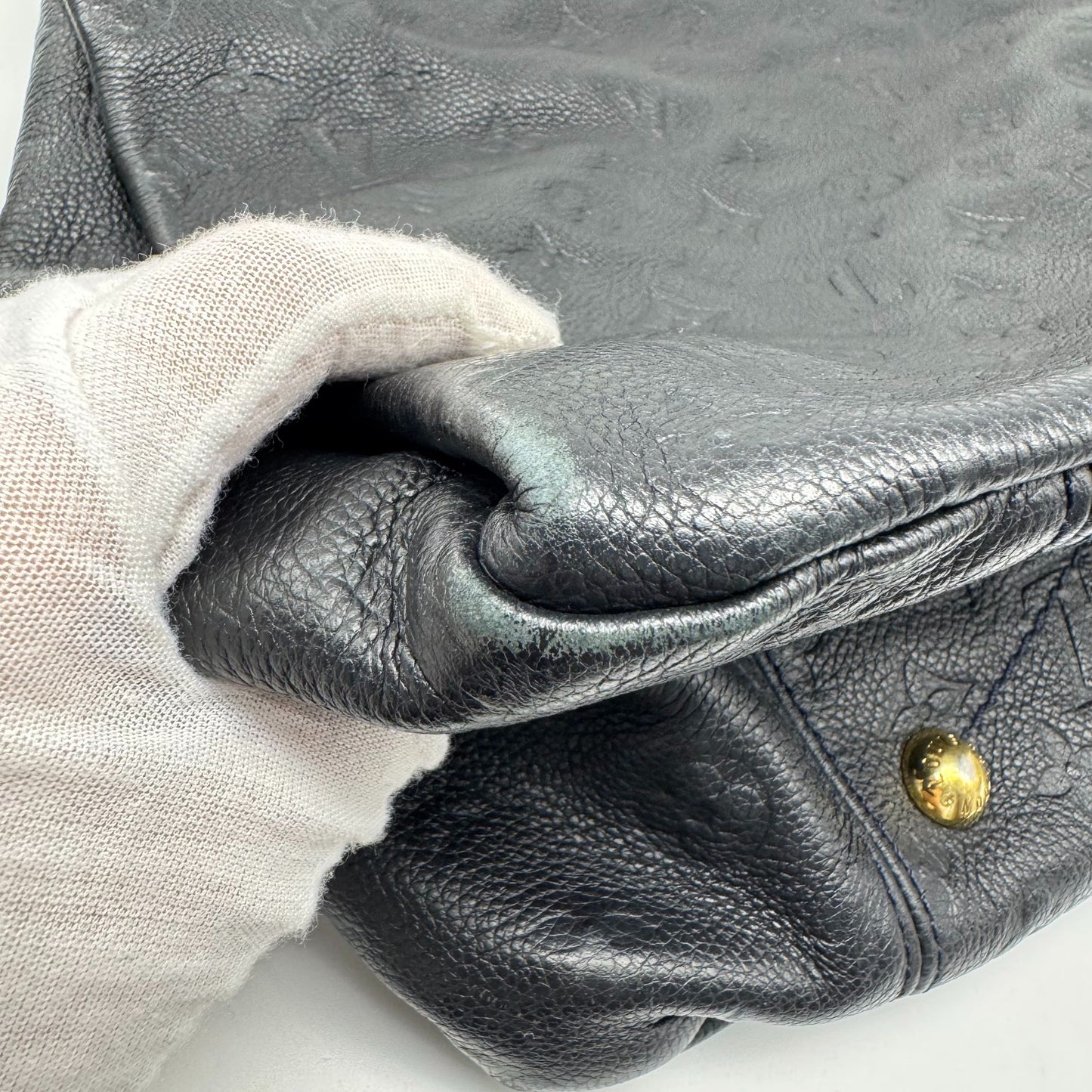 Louis Vuitton - Artsy - Leather - Black - (medium)