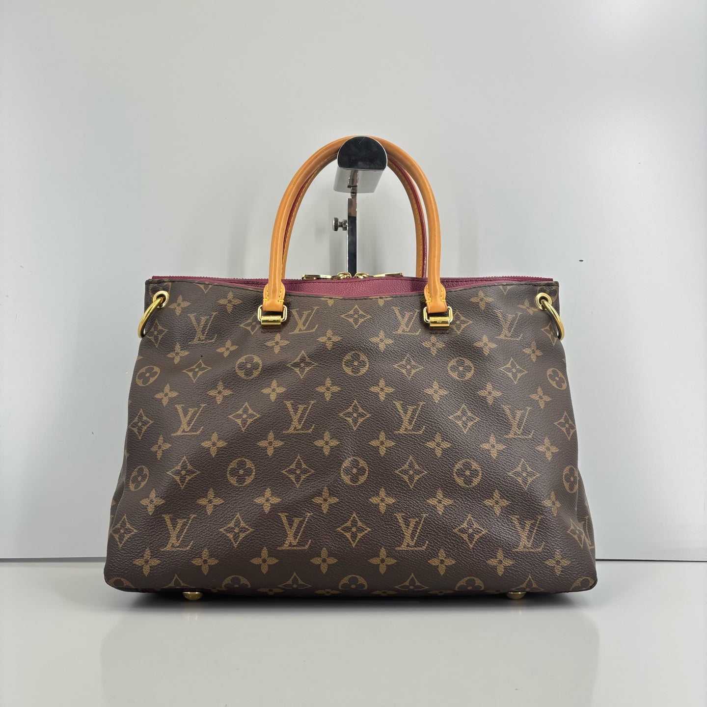 Louis Vuitton - Artsy - Leather - Multicolour - (medium)