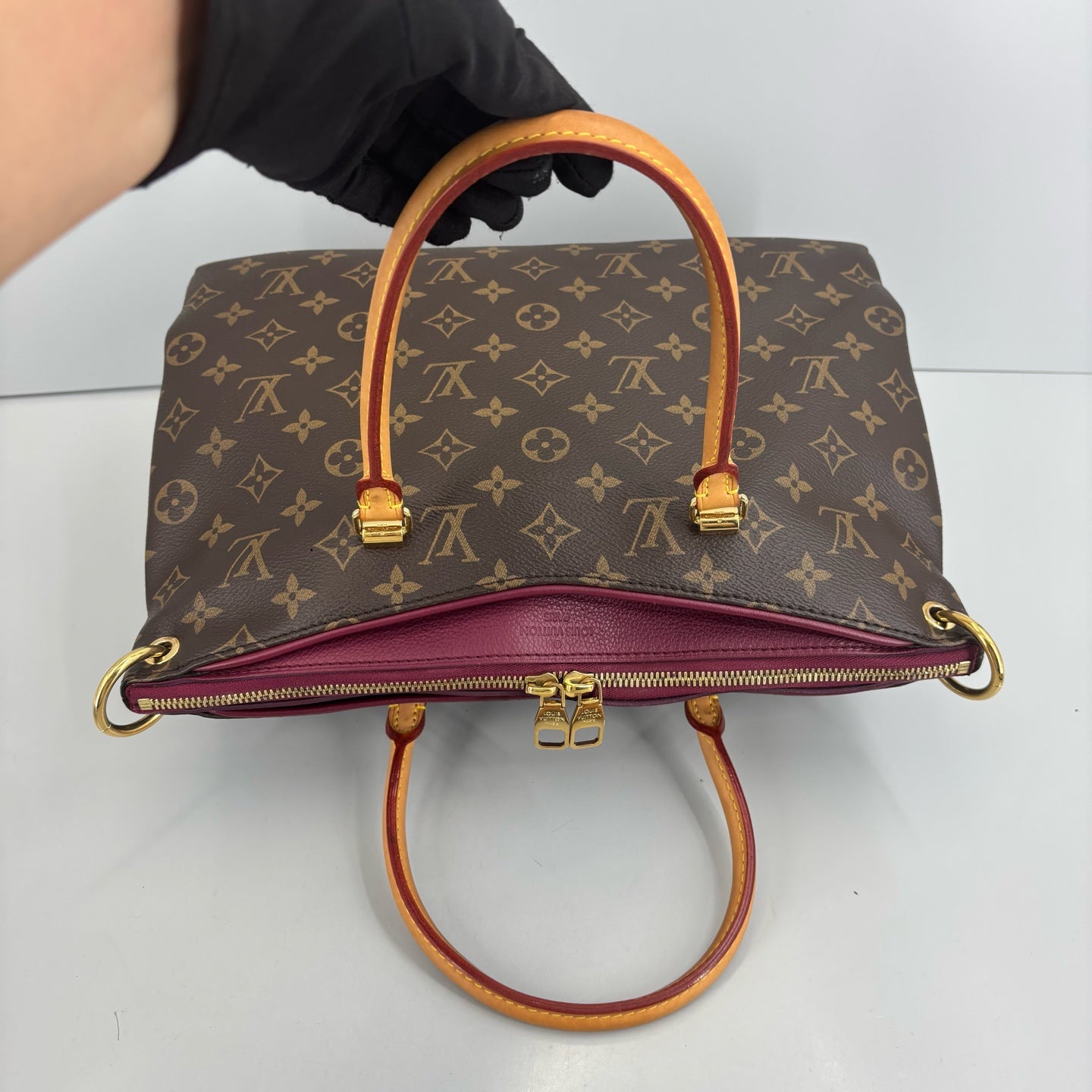 Louis Vuitton - Artsy - Leather - Multicolour - (medium)