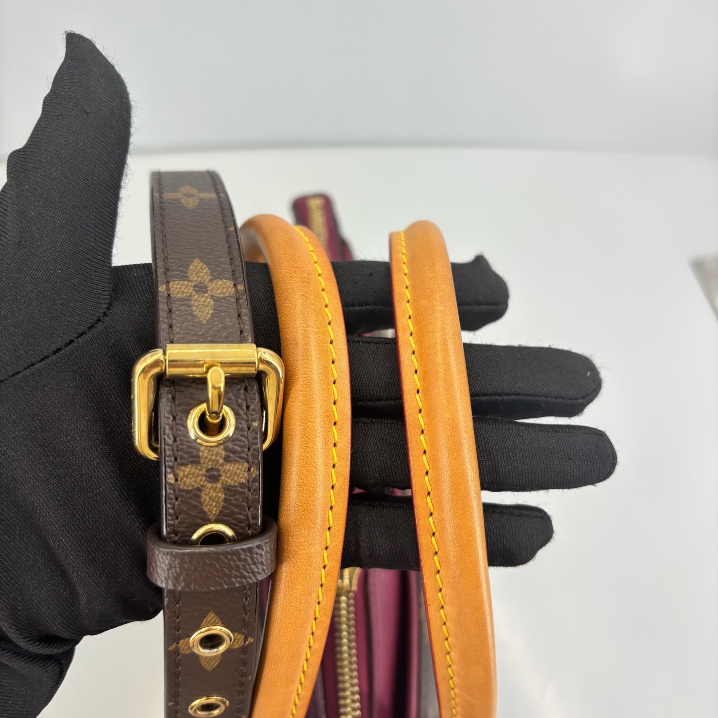 Louis Vuitton - Artsy - Leather - Multicolour - (medium)
