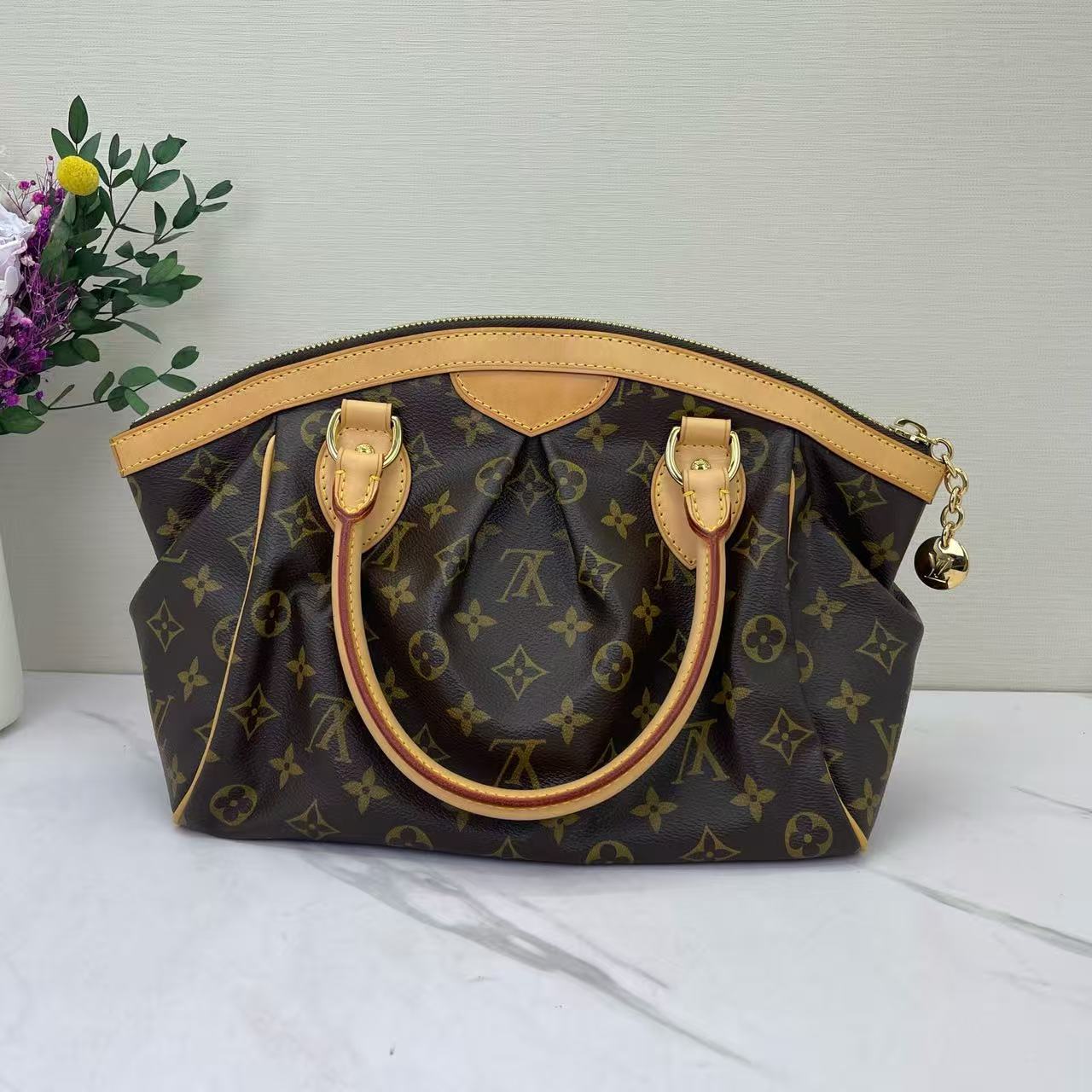 Louis Vuitton - Artsy - Monogram coated canvas with Vachetta leather trim - Brown - (small)