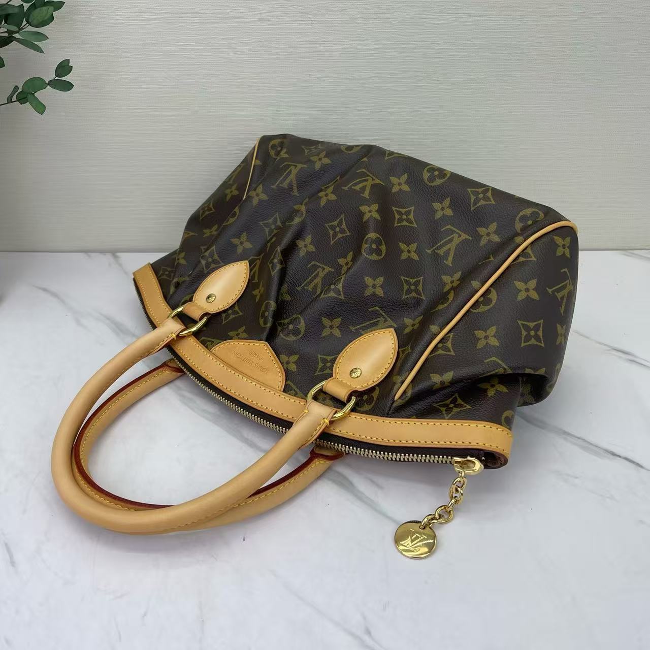 Louis Vuitton - Artsy - Monogram coated canvas with Vachetta leather trim - Brown - (small)