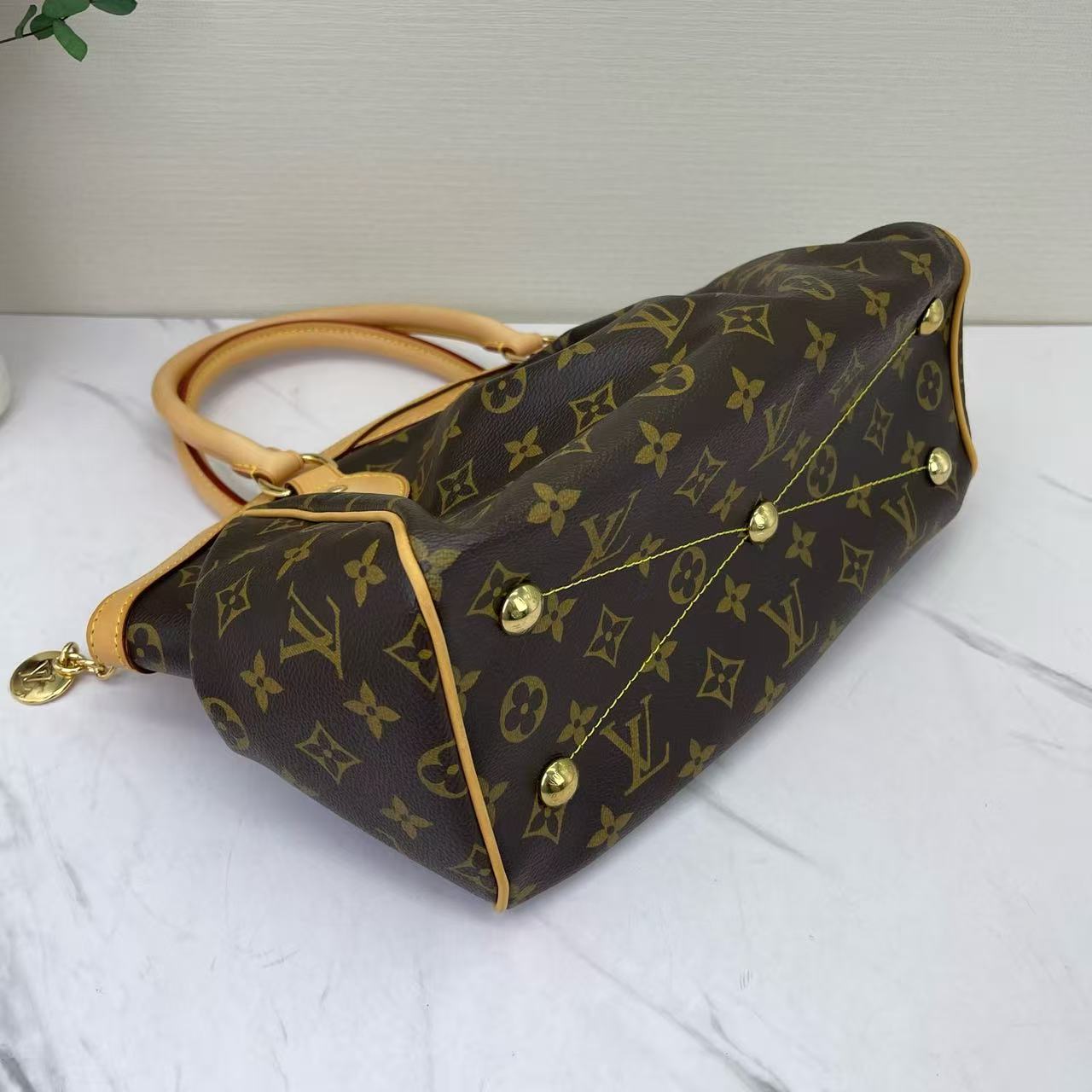 Louis Vuitton - Artsy - Monogram coated canvas with Vachetta leather trim - Brown - (small)
