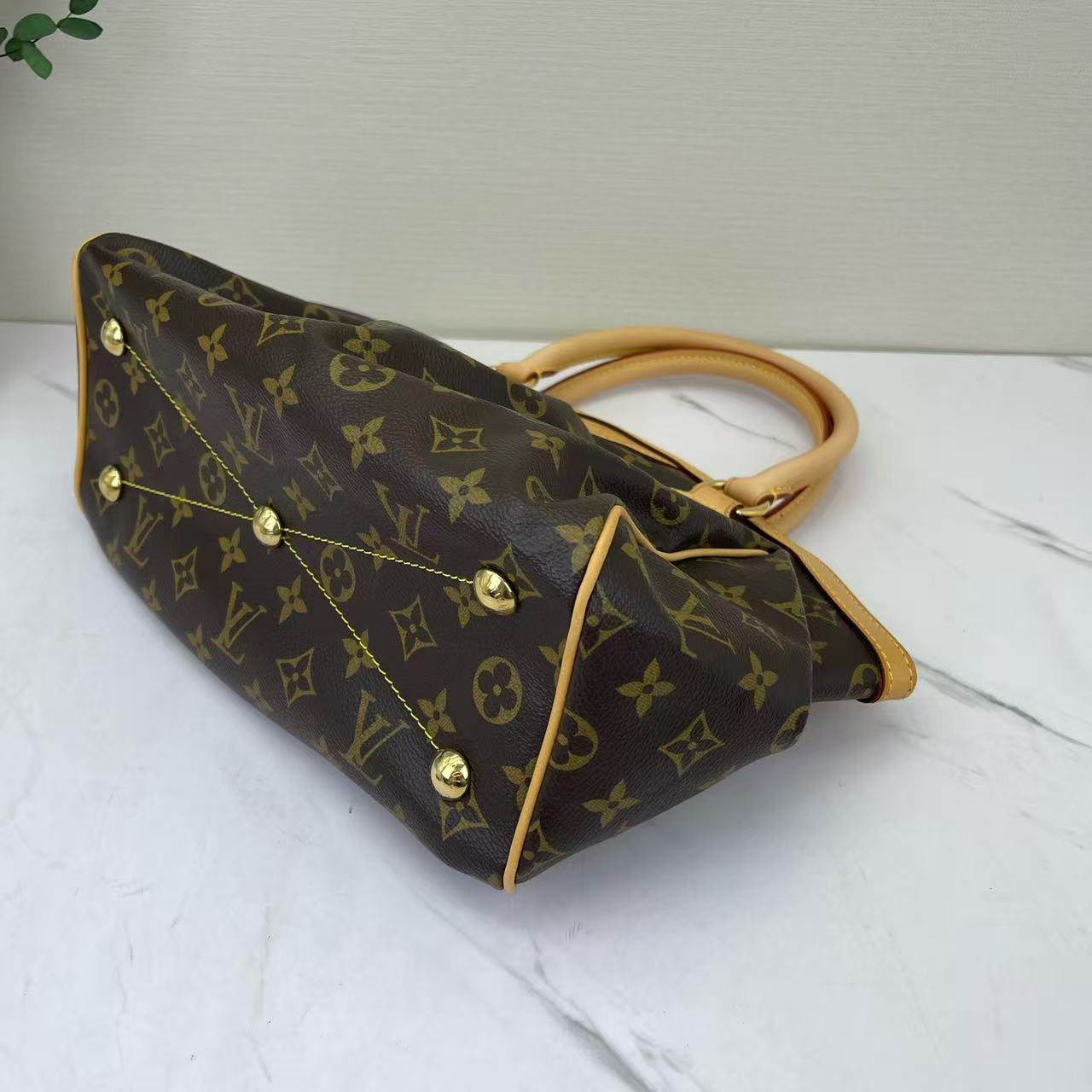 Louis Vuitton - Artsy - Monogram coated canvas with Vachetta leather trim - Brown - (small)