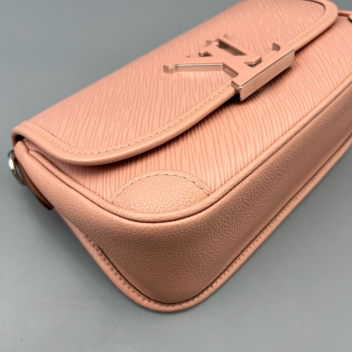 Louis Vuitton - Baguette Bag - Leather - Pink - (mini)