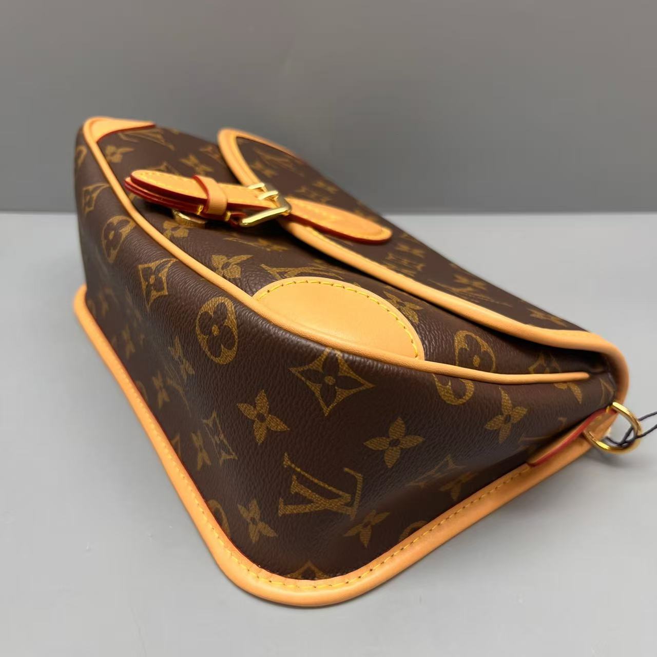 Louis Vuitton - Baguette Bag - Monogram coated canvas with natural Vachetta leather trim - Brown - (small)