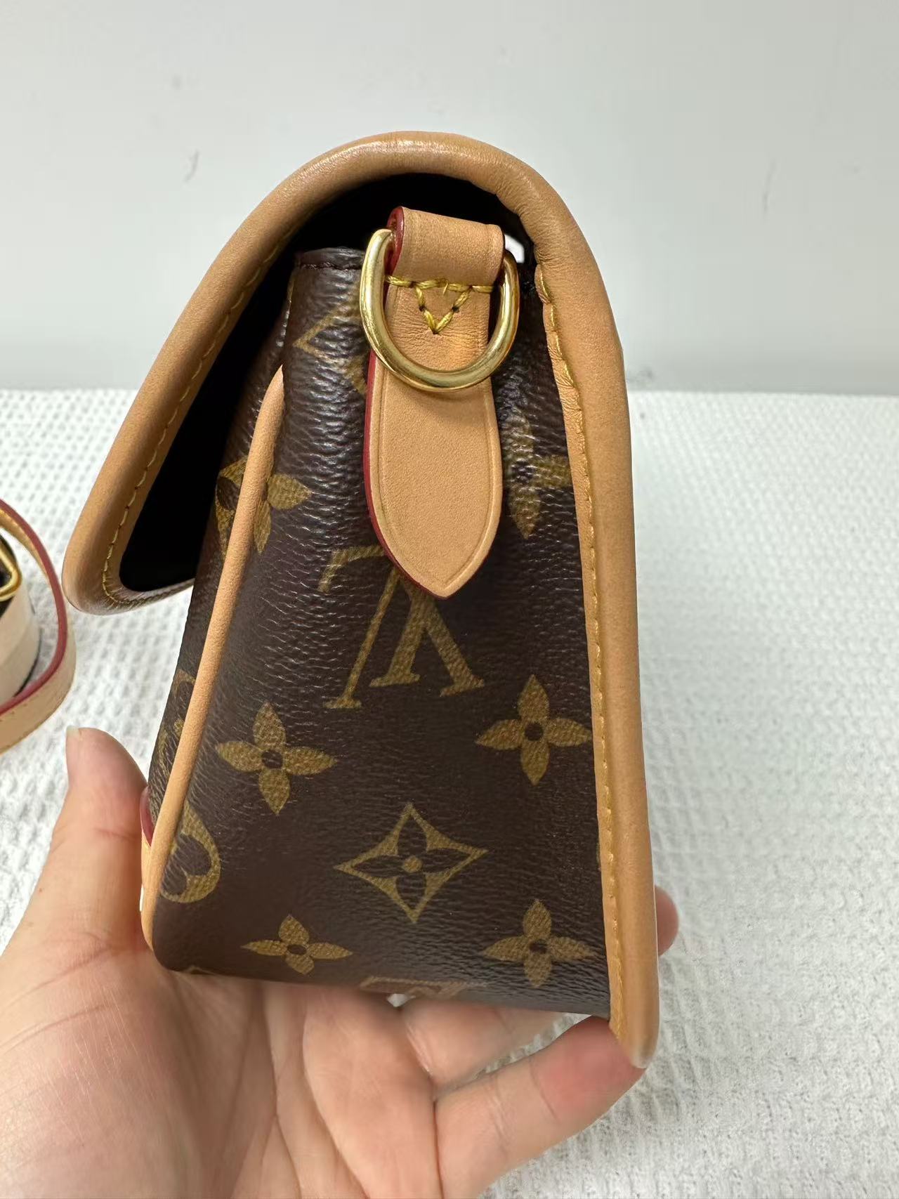Louis Vuitton - Baguette Flap Bag - Monogram coated canvas with Vachetta leather trim - Brown - (small)