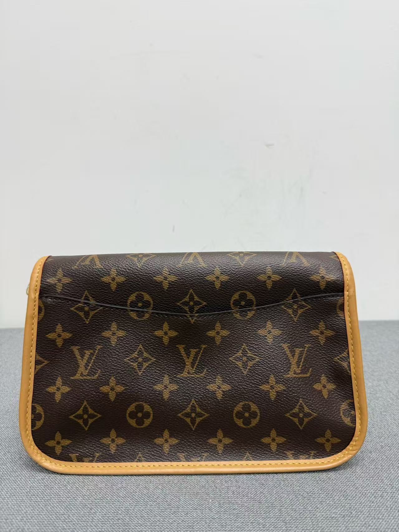 Louis Vuitton - Baguette - Monogram coated canvas with natural Vachetta leather trim and fabric strap - Brown - (small)