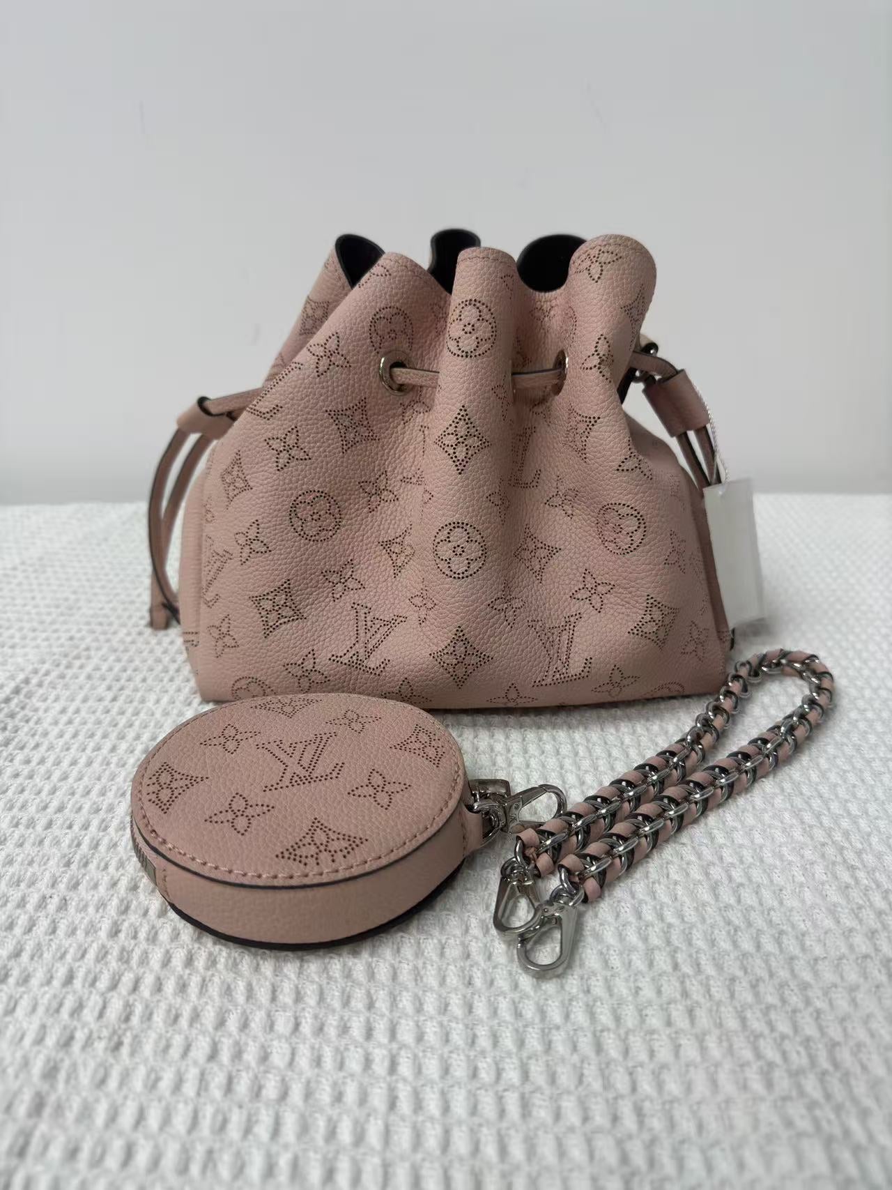 Louis Vuitton - Bella Bucket Bag - Perforated Mahina calfskin leather - Pink - (small)