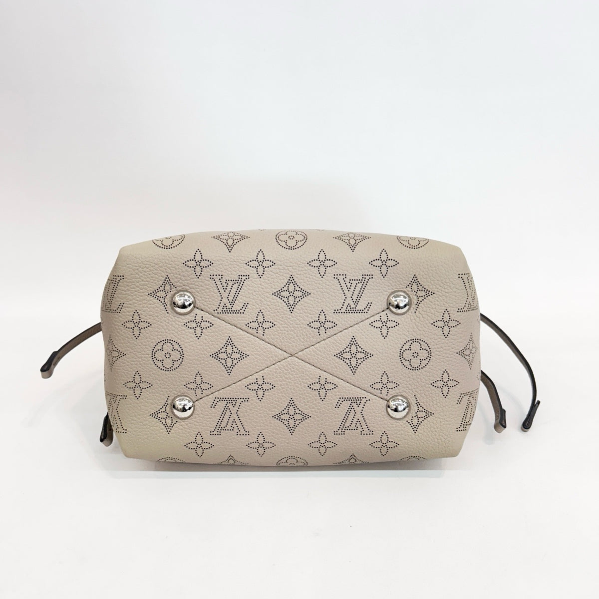 Louis Vuitton - Bella - Leather - Grey - (medium)