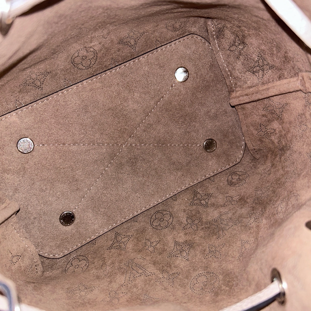 Louis Vuitton - Bella - Leather - Grey - (medium)
