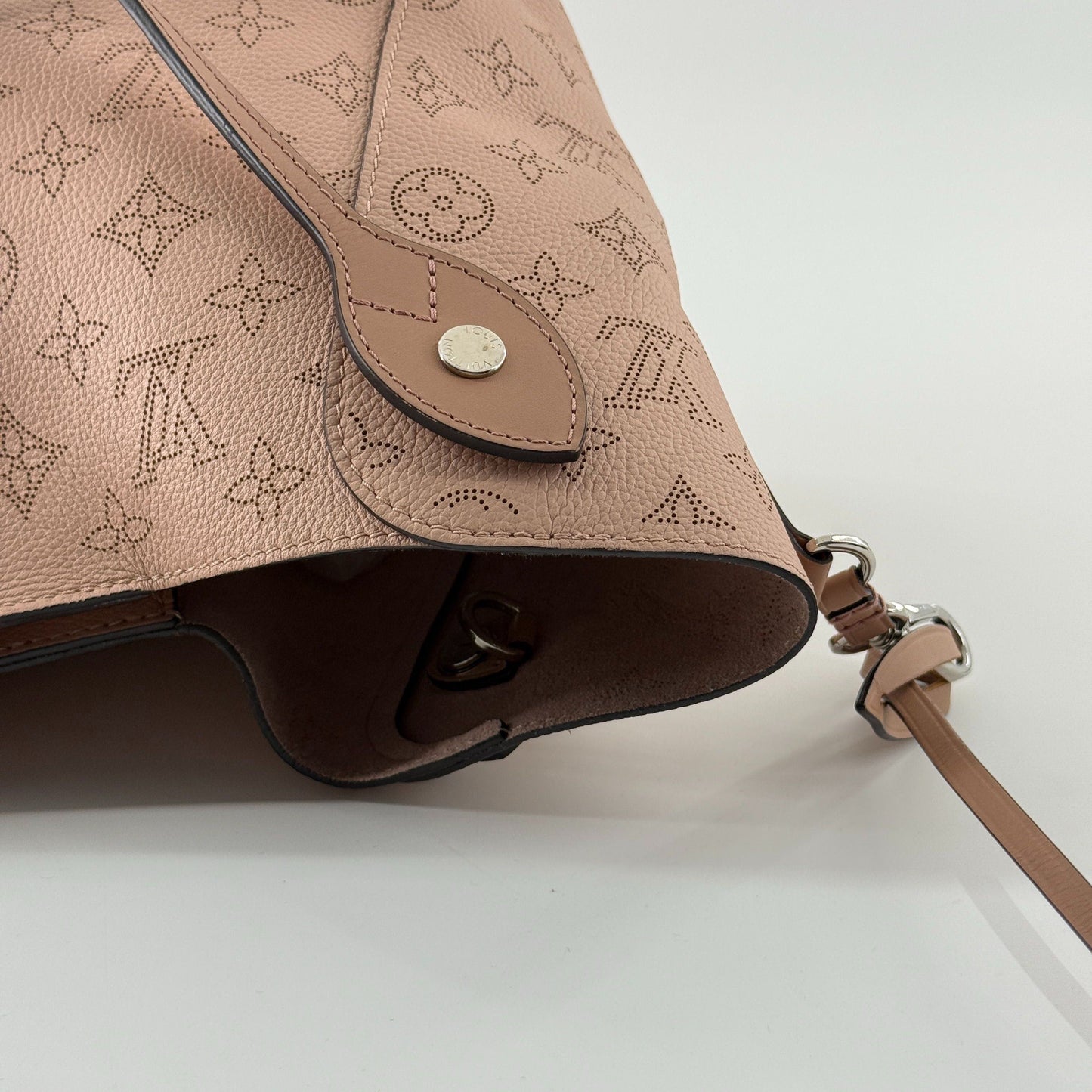 Louis Vuitton - Bella tote - Mahina perforated calfskin leather - Pink - (medium)