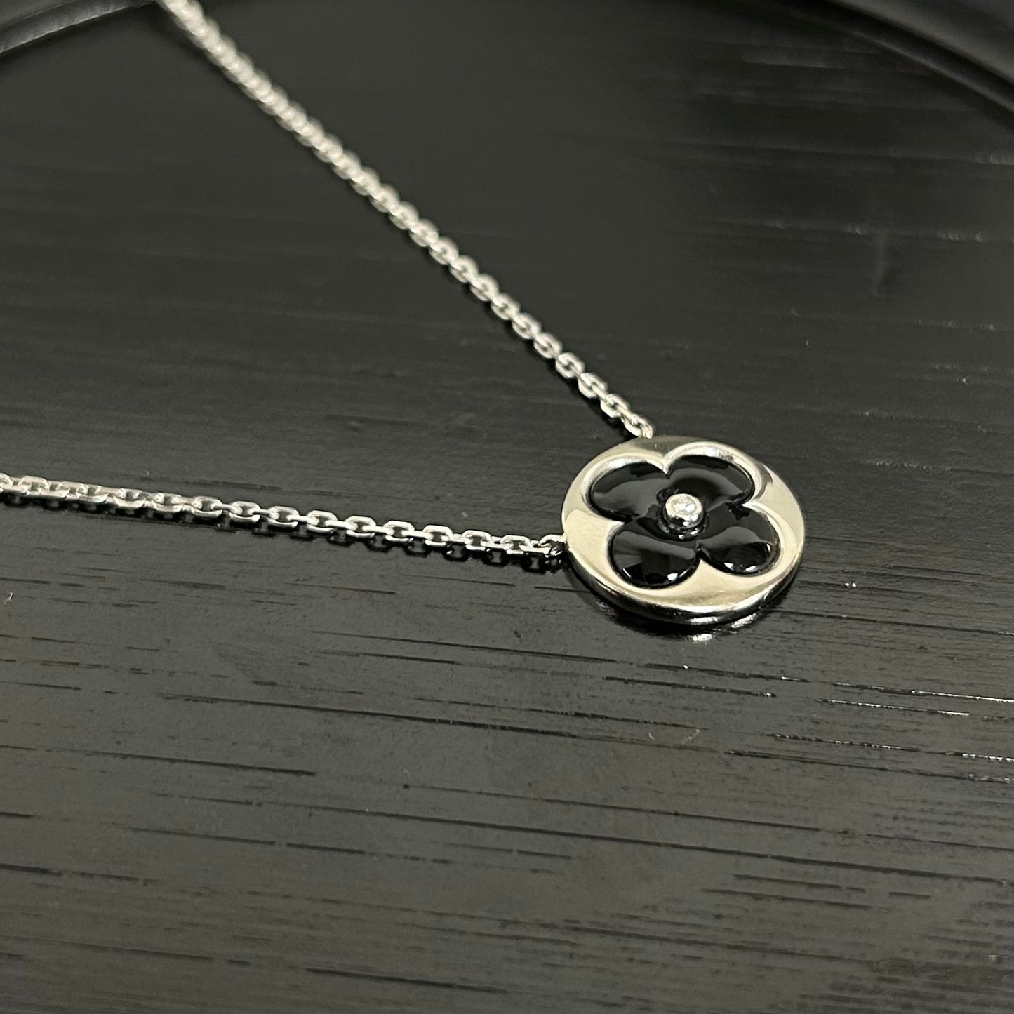 Louis Vuitton - Blossom - White gold - Silver
