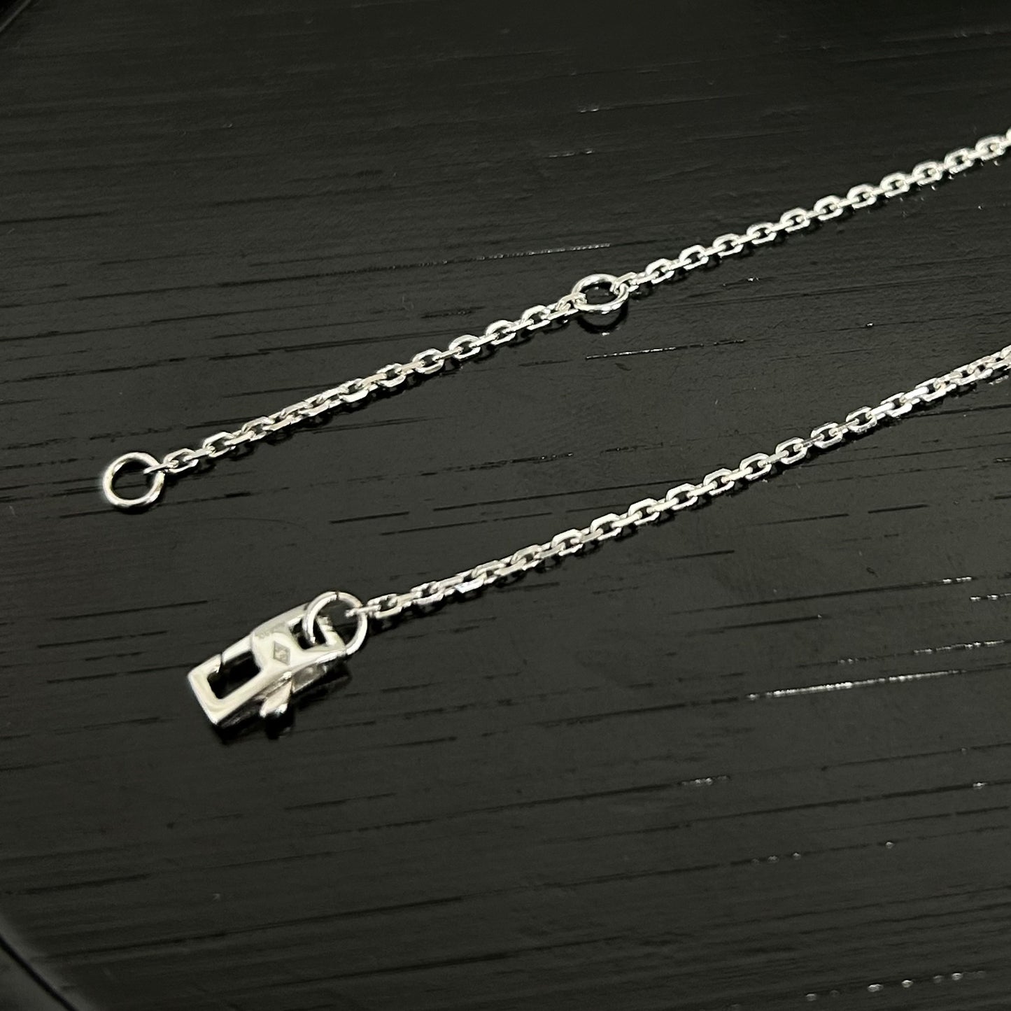 Louis Vuitton - Blossom - White gold - Silver