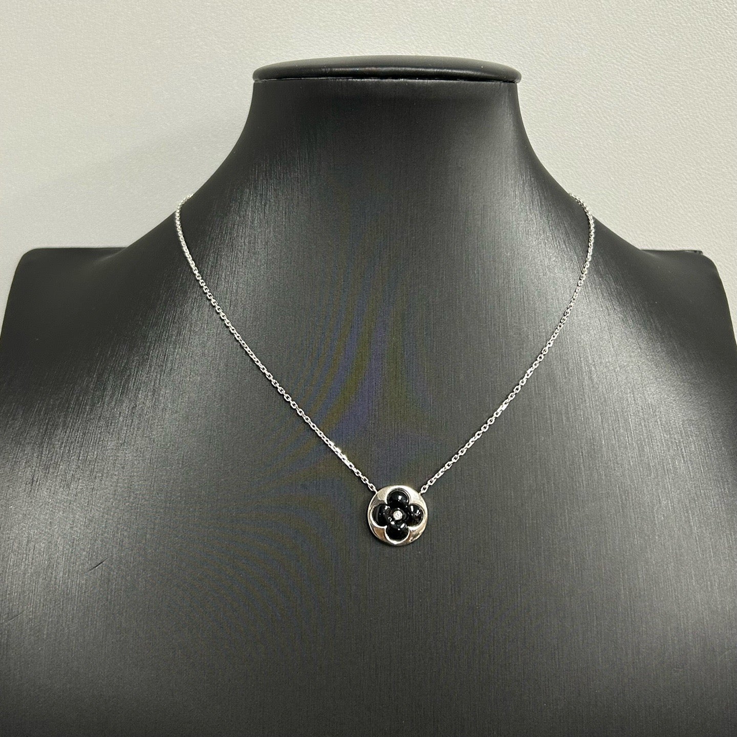Louis Vuitton - Blossom - White gold - Silver