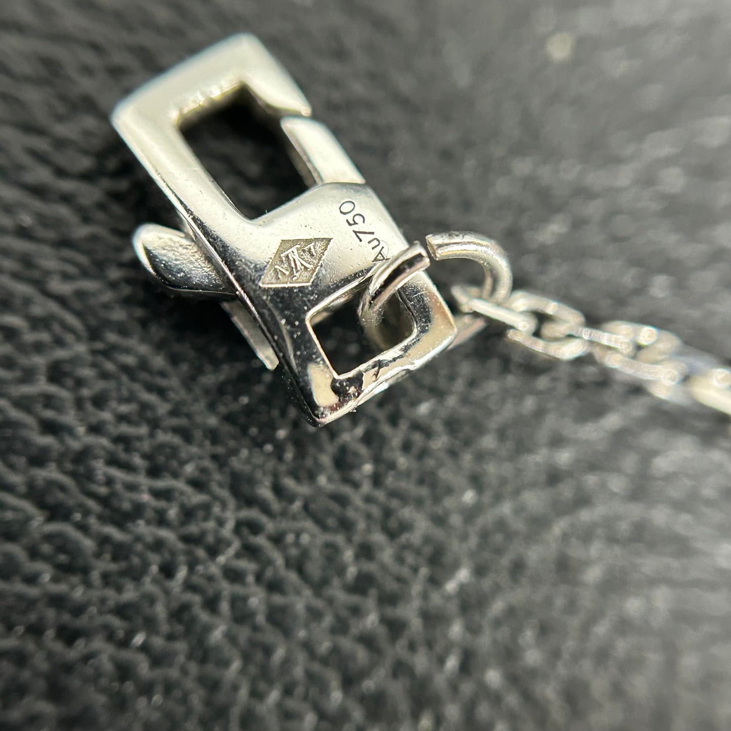 Louis Vuitton - Blossom - White gold - Silver