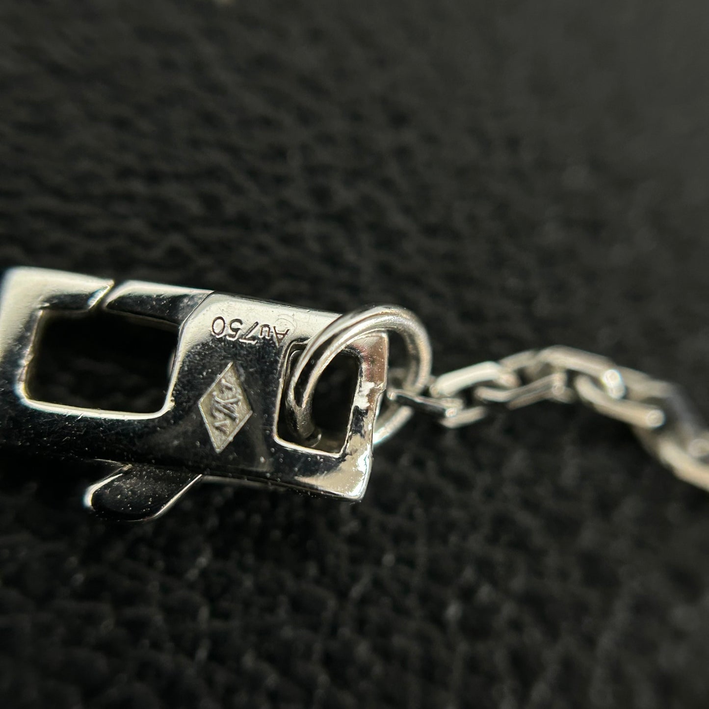 Louis Vuitton - Blossom - White gold - Silver