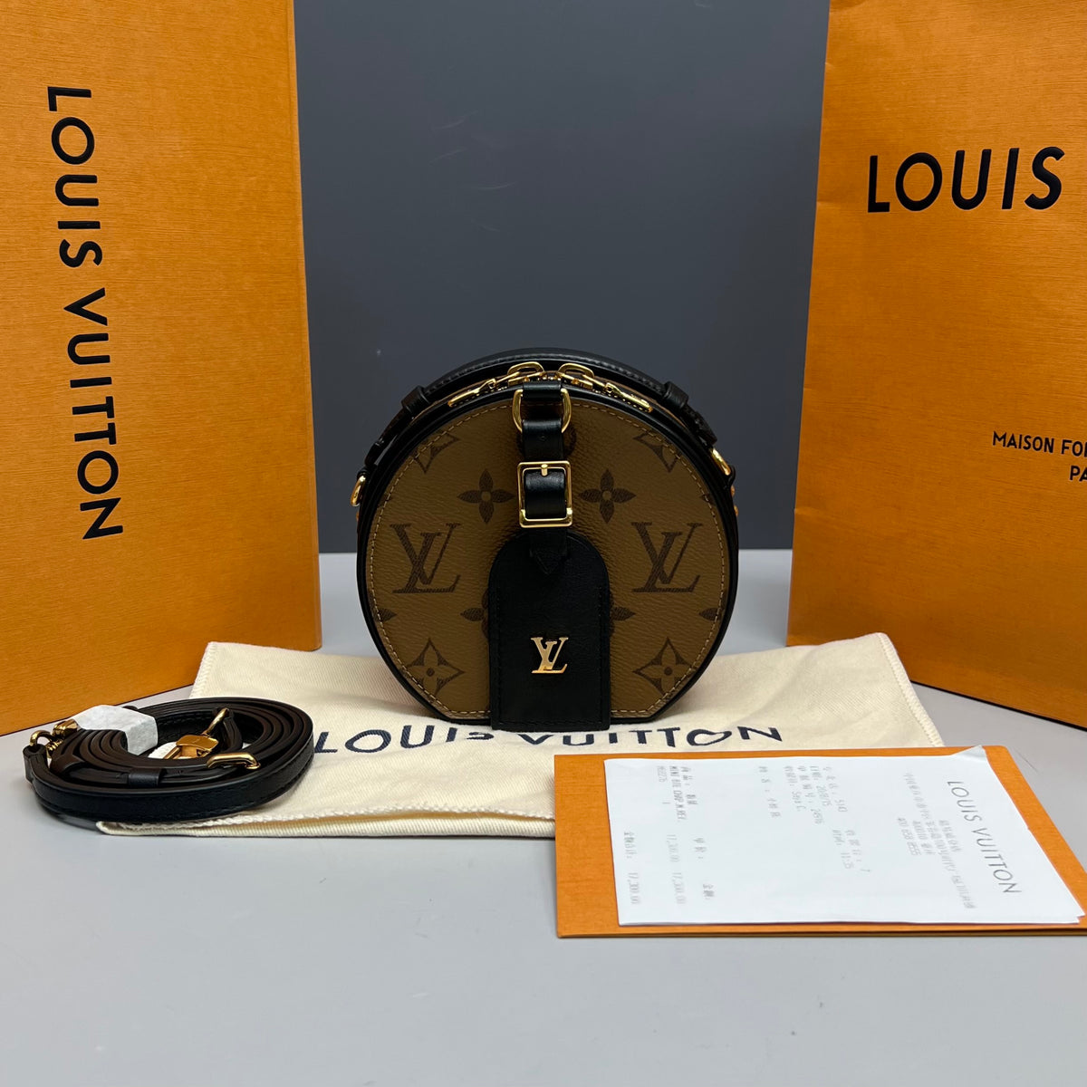 Louis Vuitton - Boite Chapeau - Cloth - Brown - (small)