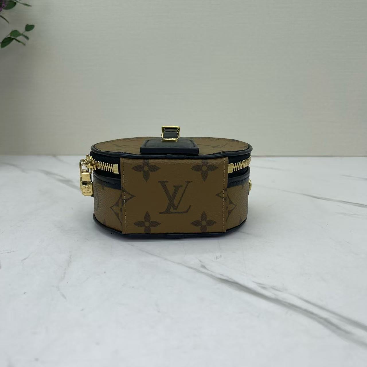 Louis Vuitton - Boite Chapeau Mini - Coated canvas with leather trim - Brown with Black trim and Gold-Tone Hardware - (mini)