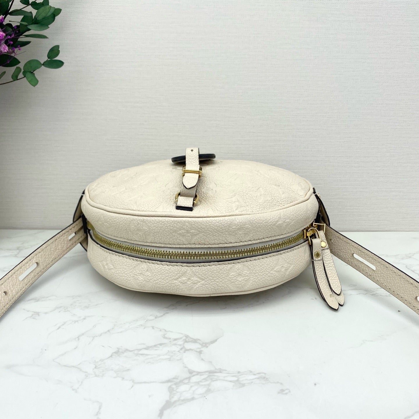 Louis Vuitton - Boite Chapeau Souple - Embossed Monogram Empreinte leather - Beige - (large)