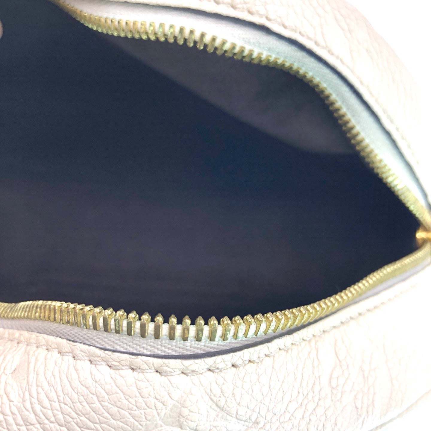 Louis Vuitton - Boite Chapeau Souple - Embossed Monogram Empreinte leather - Beige - (large)