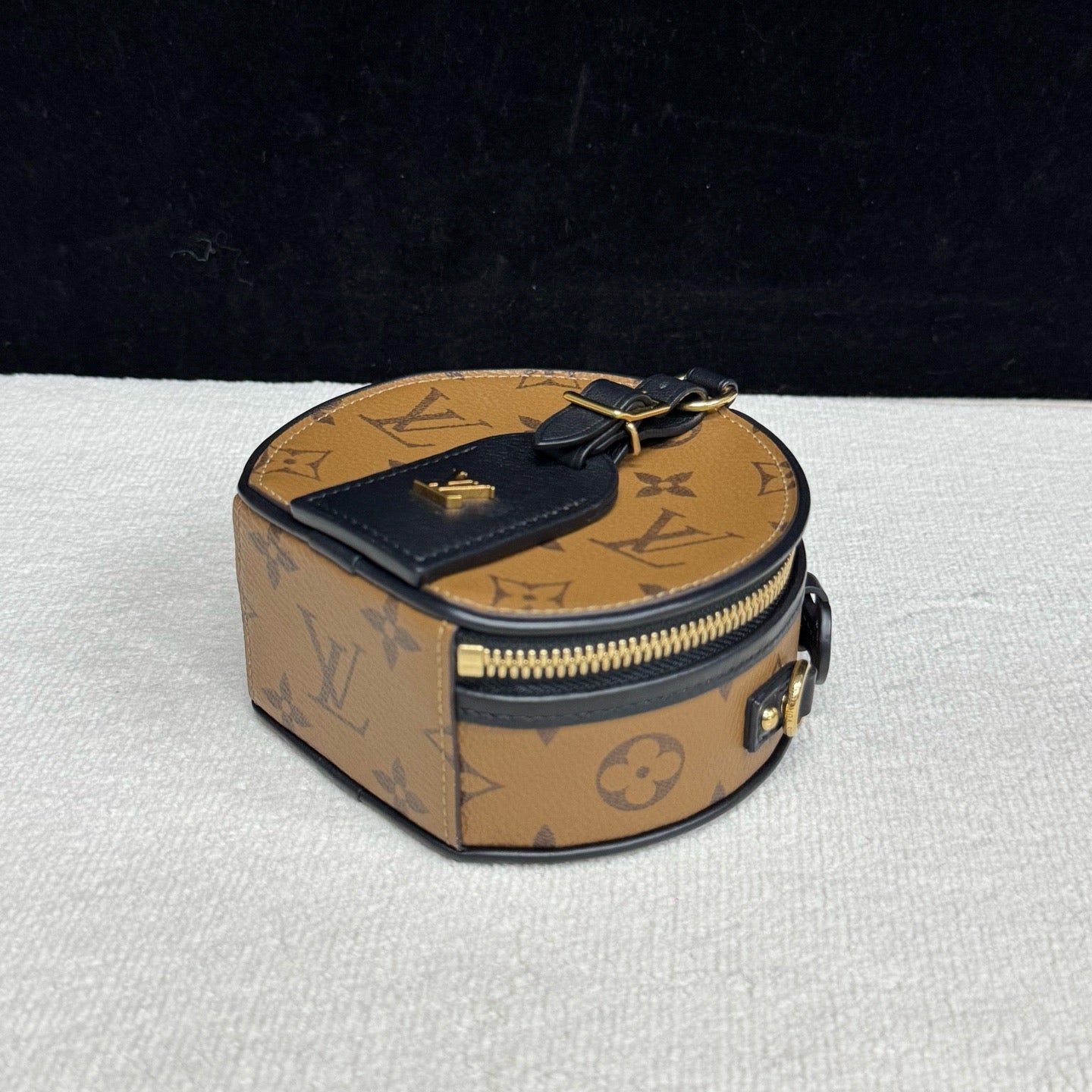 Louis Vuitton - Boite Chapeau - Synthetic - Brown - (mini)