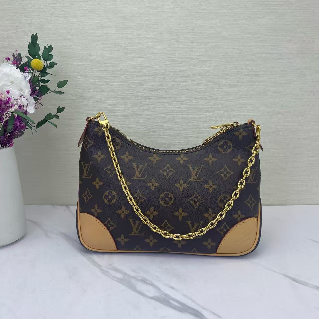 Louis Vuitton - Boulogne - Monogram canvas with Vachetta leather trim - Brown - (medium)