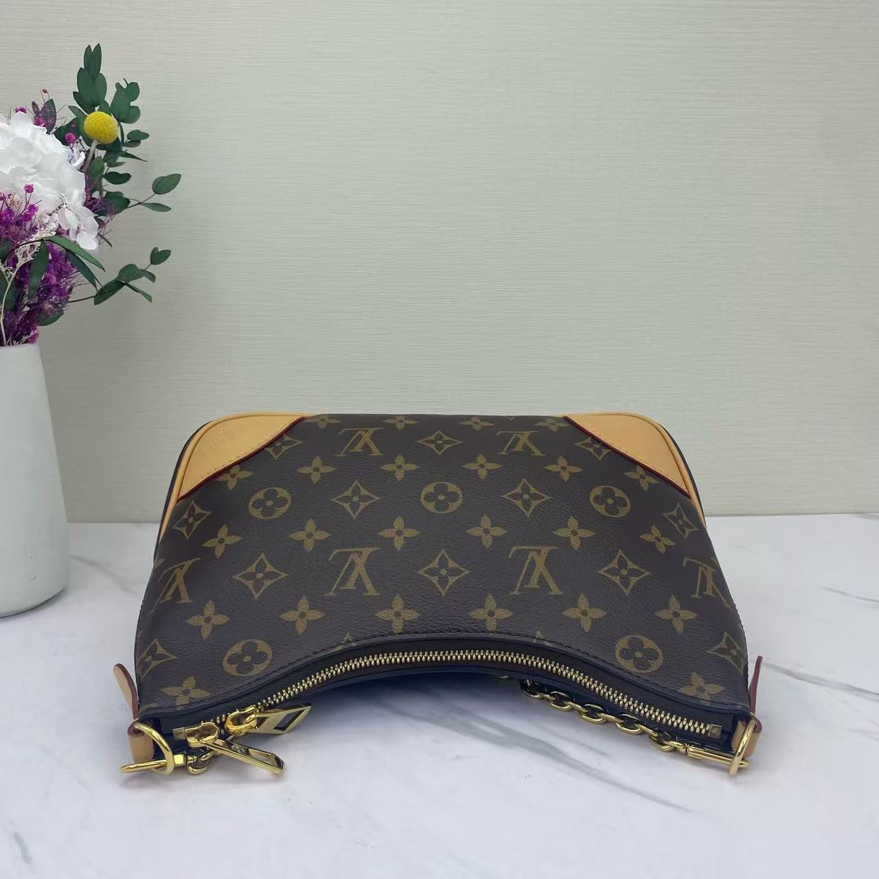 Louis Vuitton - Boulogne - Monogram canvas with Vachetta leather trim - Brown - (medium)