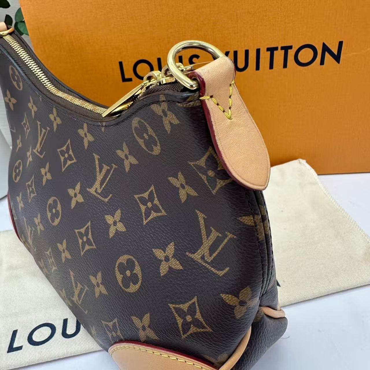 Louis Vuitton - Boulogne - Monogram canvas with Vachetta leather trim - Brown - (medium)