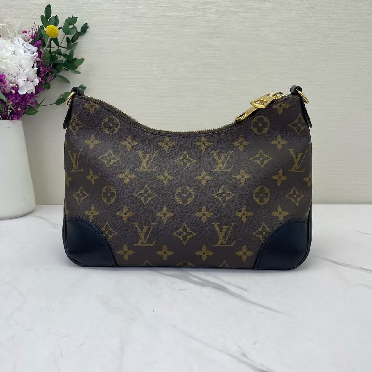 Louis Vuitton - Boulogne - Monogram coated canvas with black cowhide leather trim - Brown - (medium)
