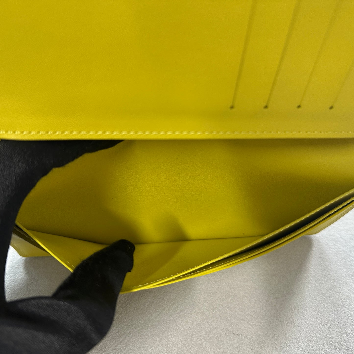 Louis Vuitton - Brazza Wallet - Leather - Yellow - (medium)