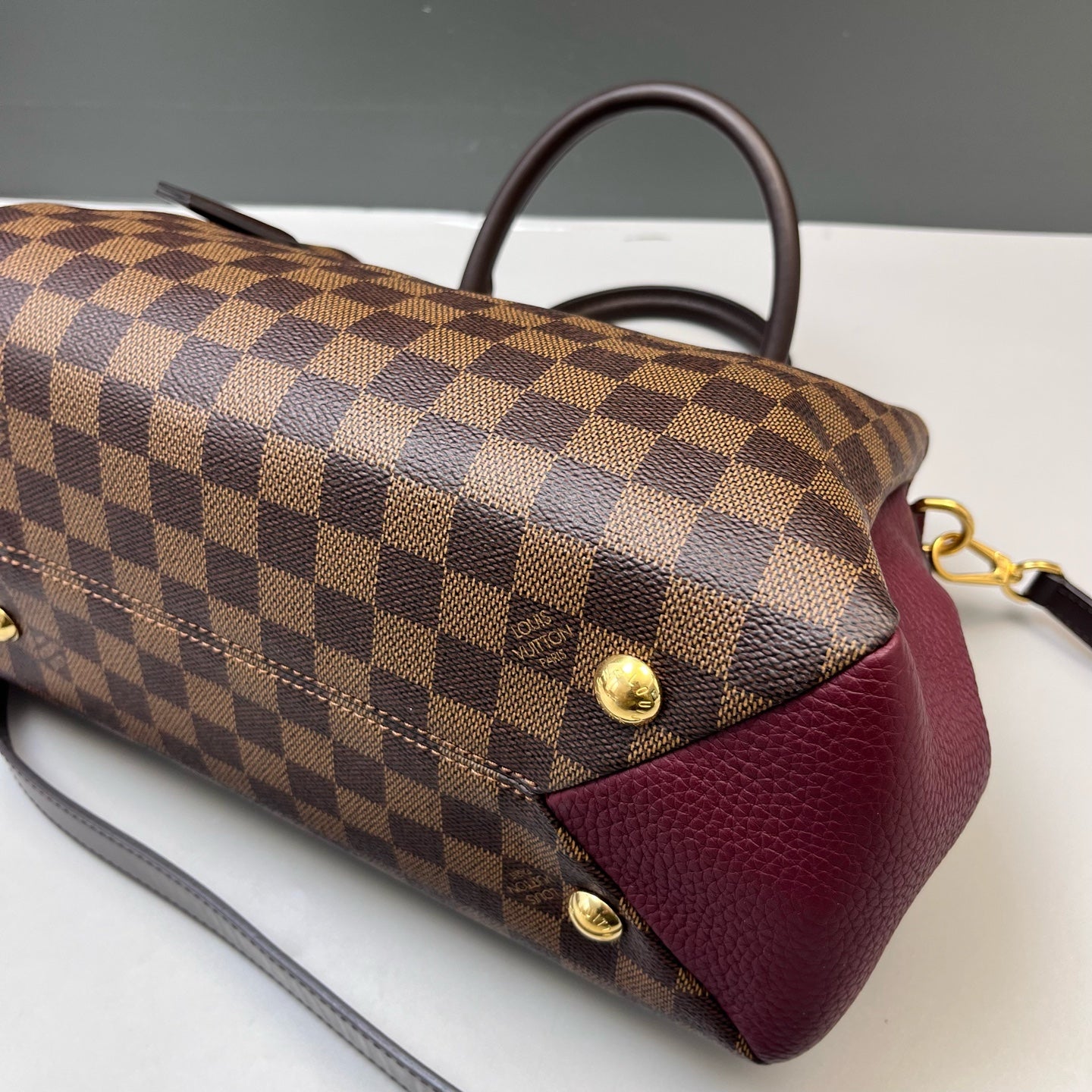 Louis Vuitton - Brittany - Leather - Burgundy - (medium)