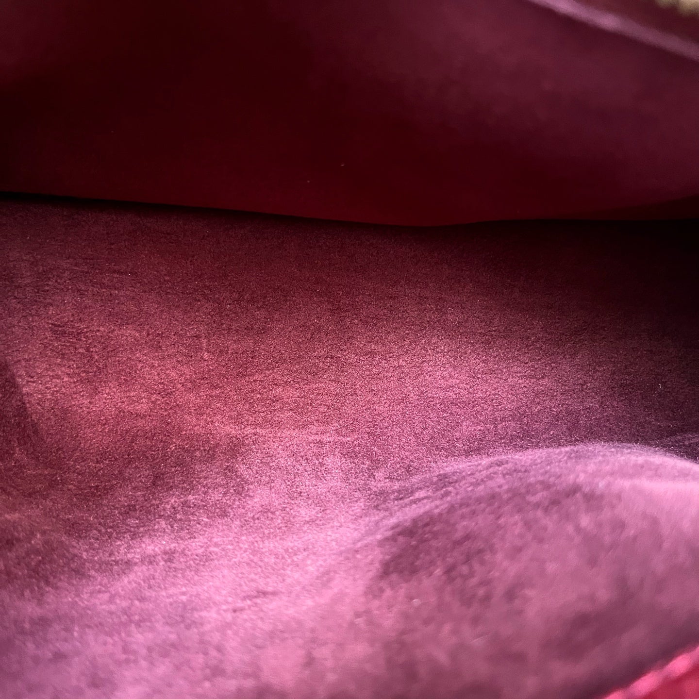 Louis Vuitton - Brittany - Leather - Burgundy - (medium)