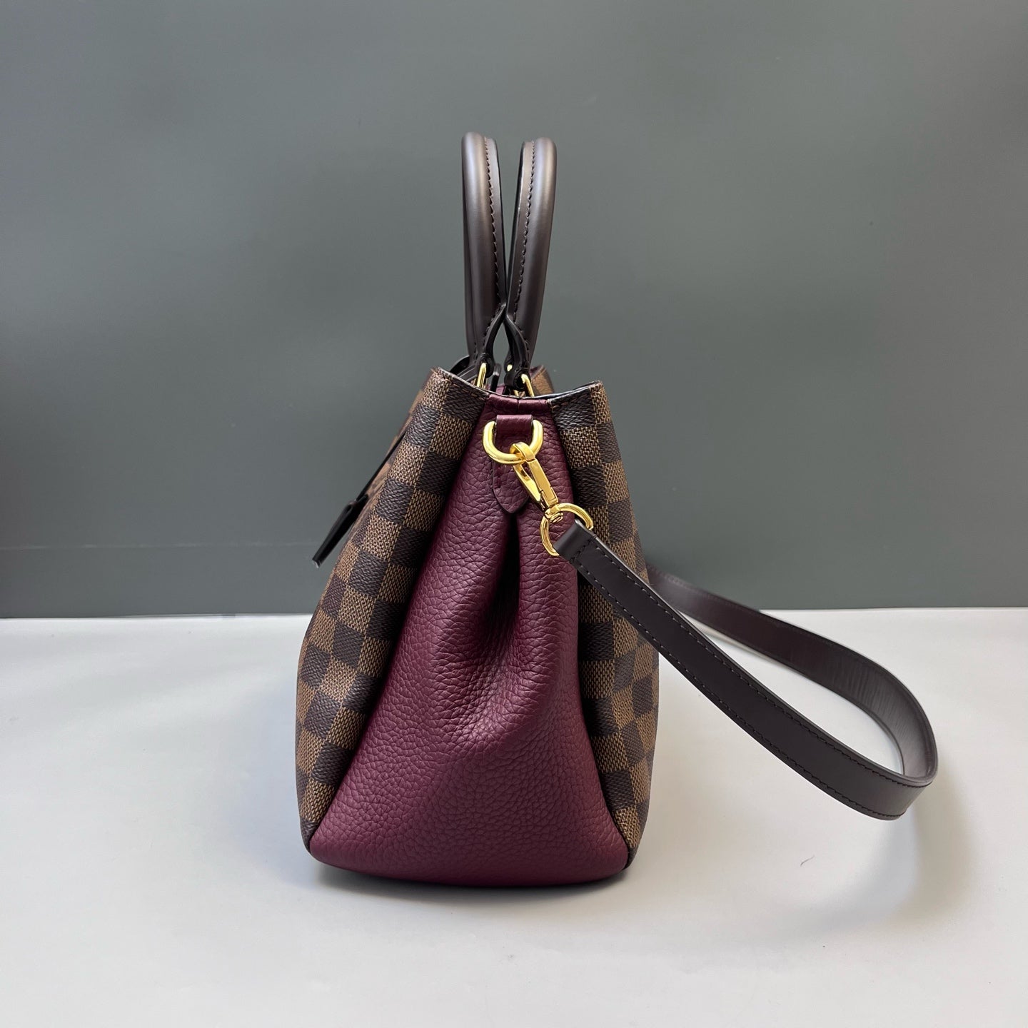 Louis Vuitton - Brittany - Leather - Burgundy - (medium)
