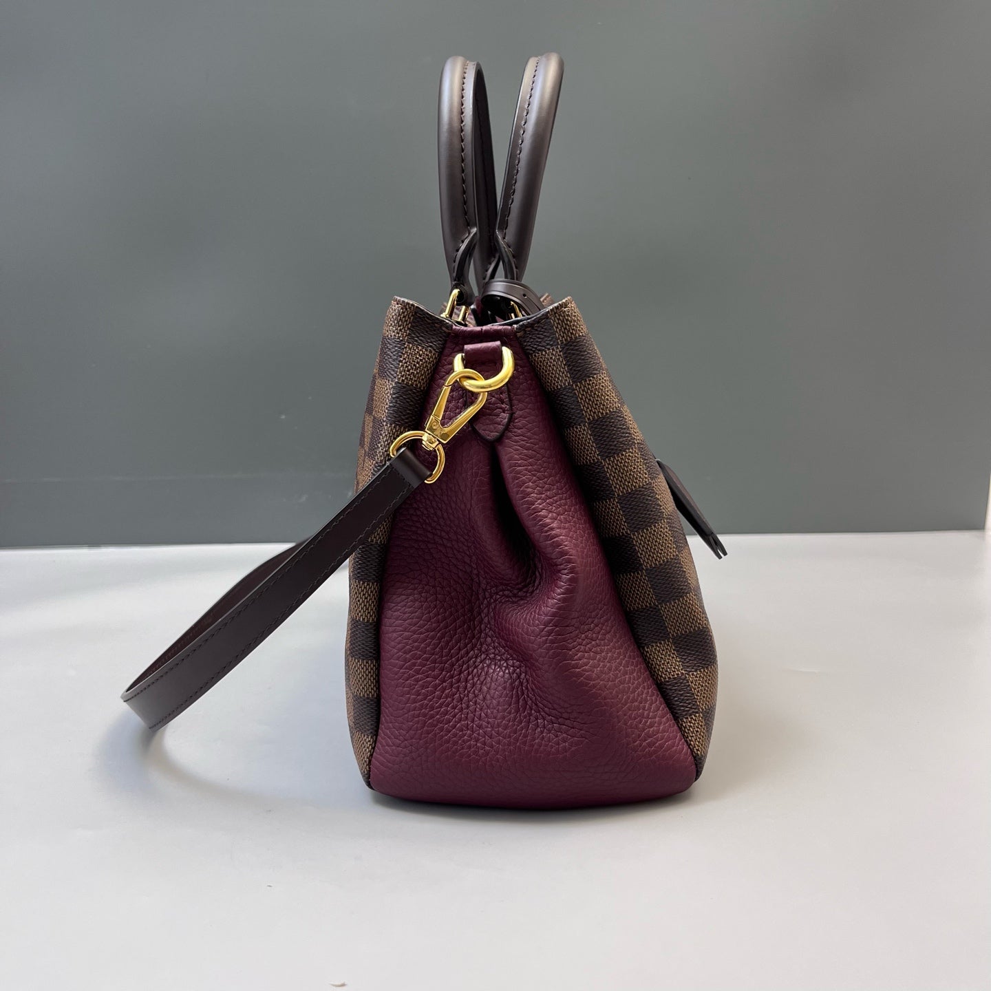 Louis Vuitton - Brittany - Leather - Burgundy - (medium)