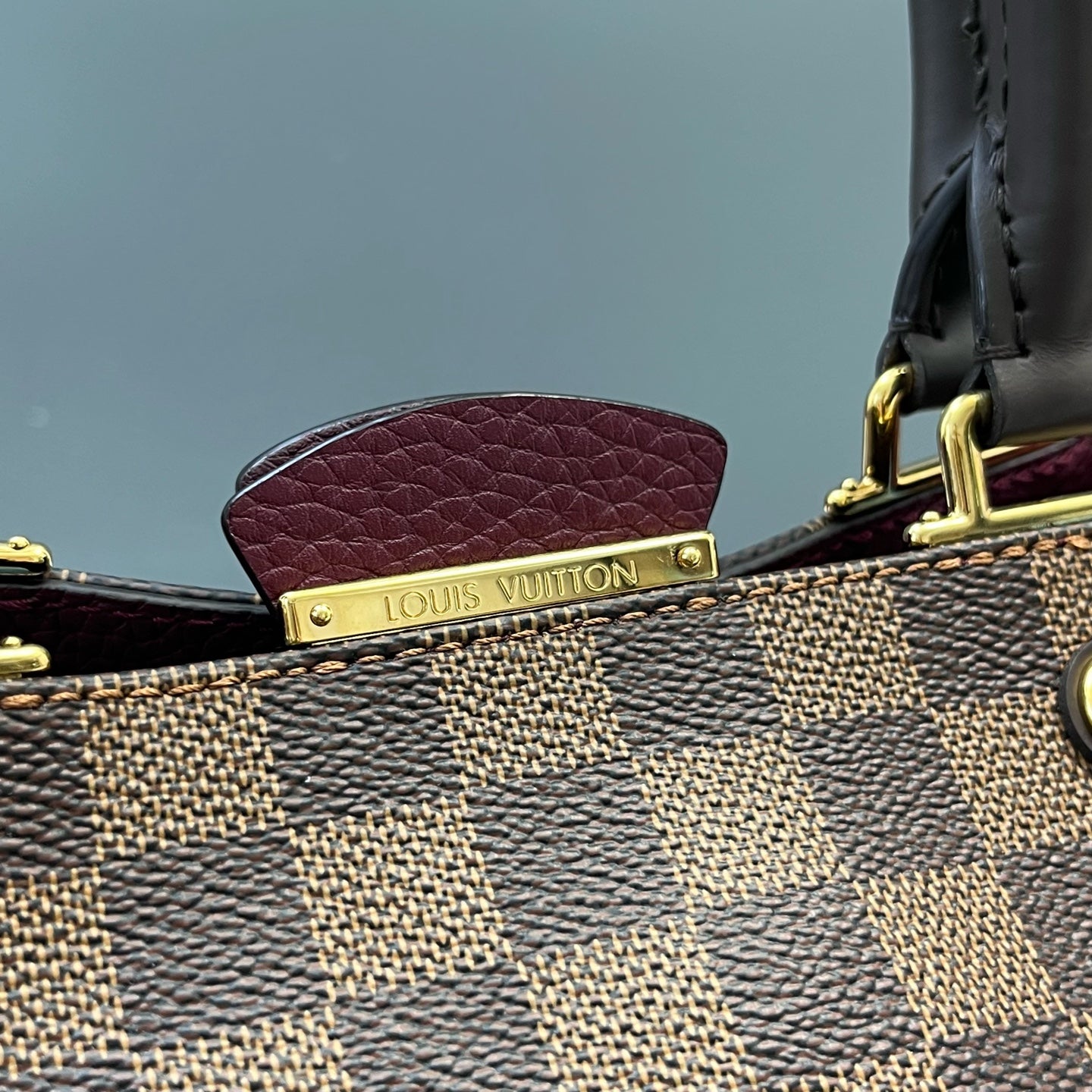Louis Vuitton - Brittany - Leather - Burgundy - (medium)