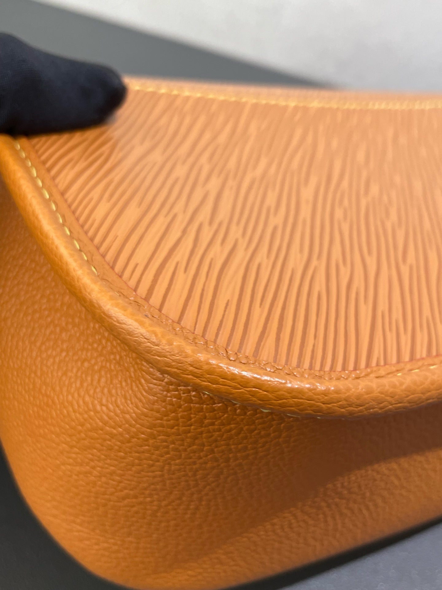 Louis Vuitton - Buci - Epi grained cowhide leather - Yellow - (small)