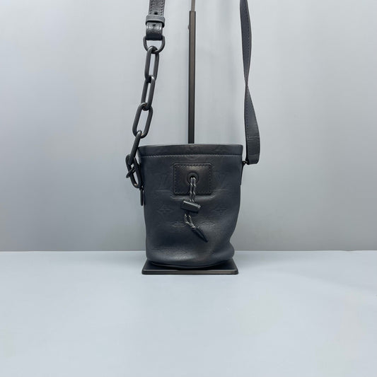 Louis Vuitton - Bucket Bag - Leather - Black - (mini)