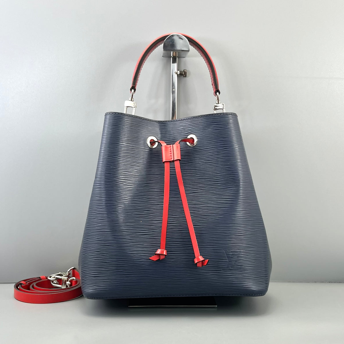 Louis Vuitton - Bucket Bag - Leather - Blue - (medium)