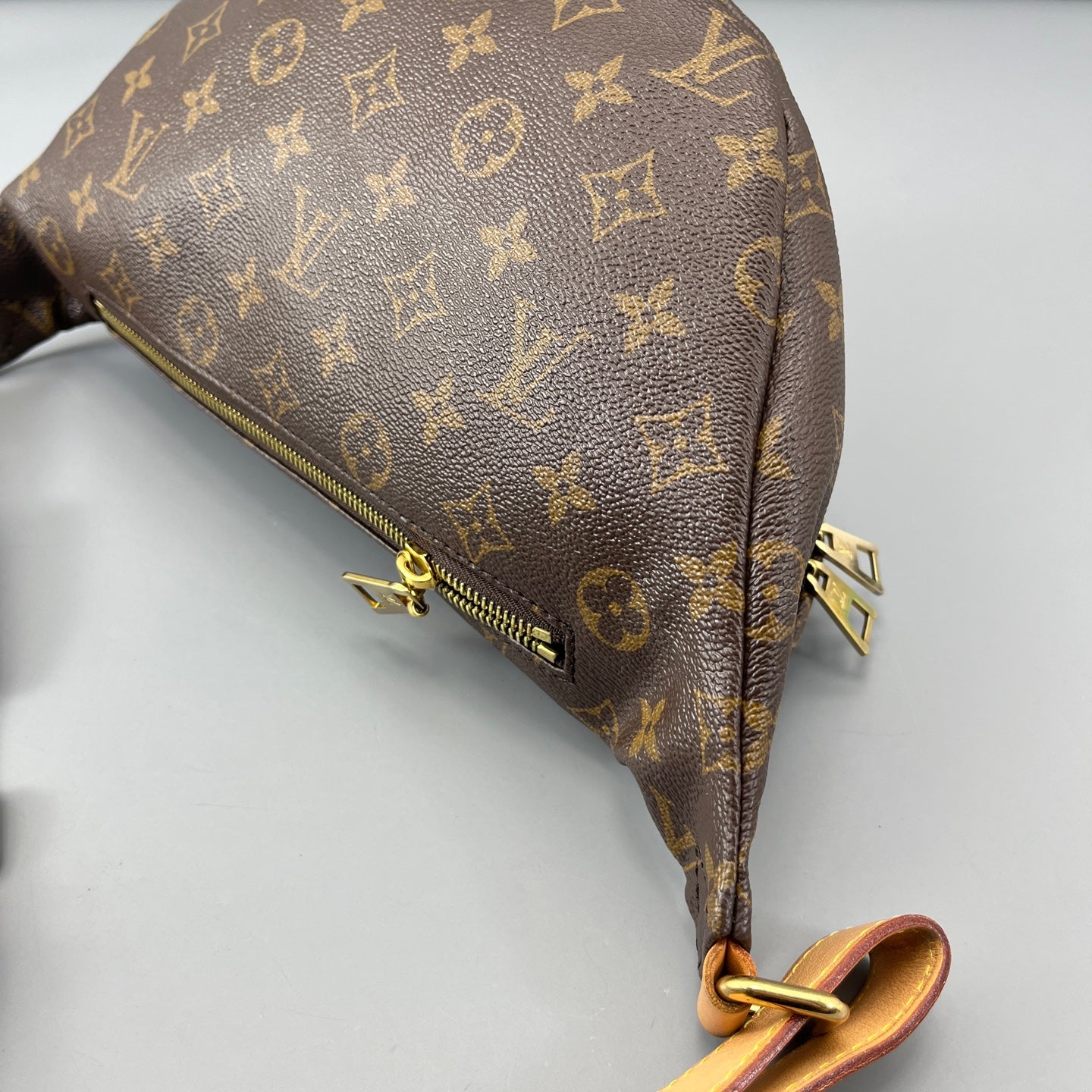 Louis Vuitton - Bumbag - Leather - Brown - (large)