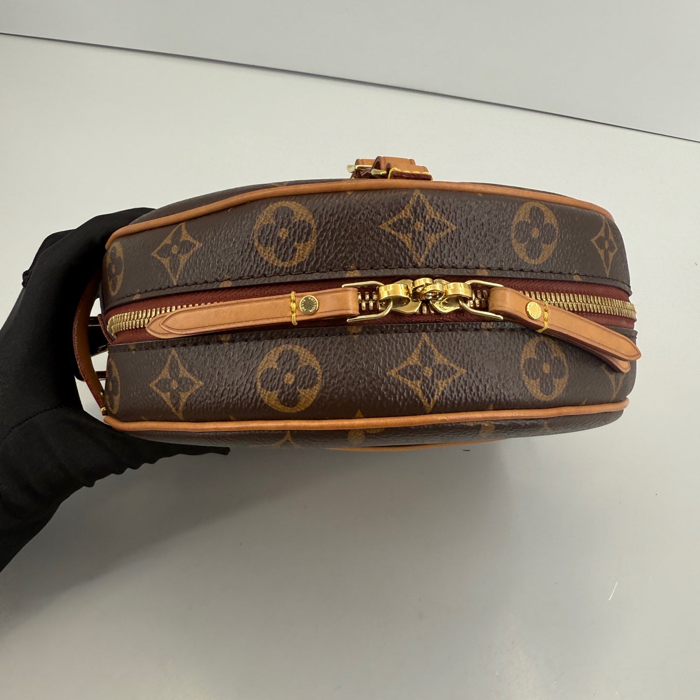 Louis Vuitton - Bumbag - Leather - Brown - (medium)