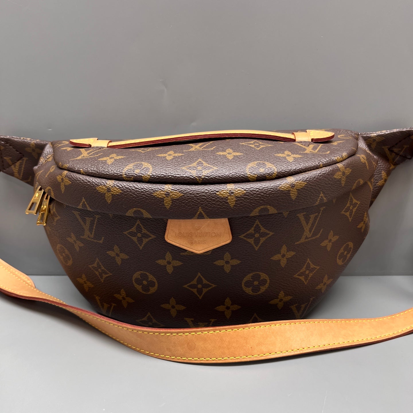 Louis Vuitton - Bumbag - Leather - Brown - (small)