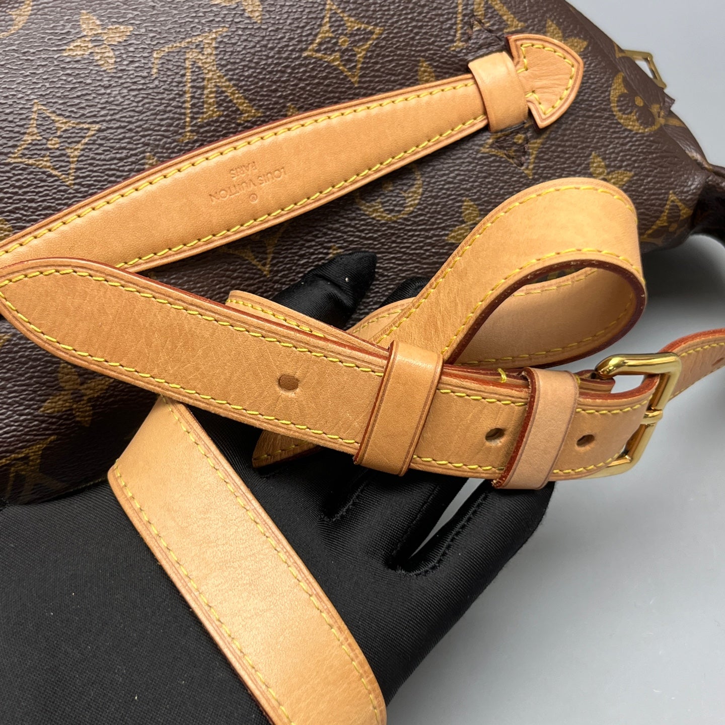 Louis Vuitton - Bumbag - Leather - Brown - (small)