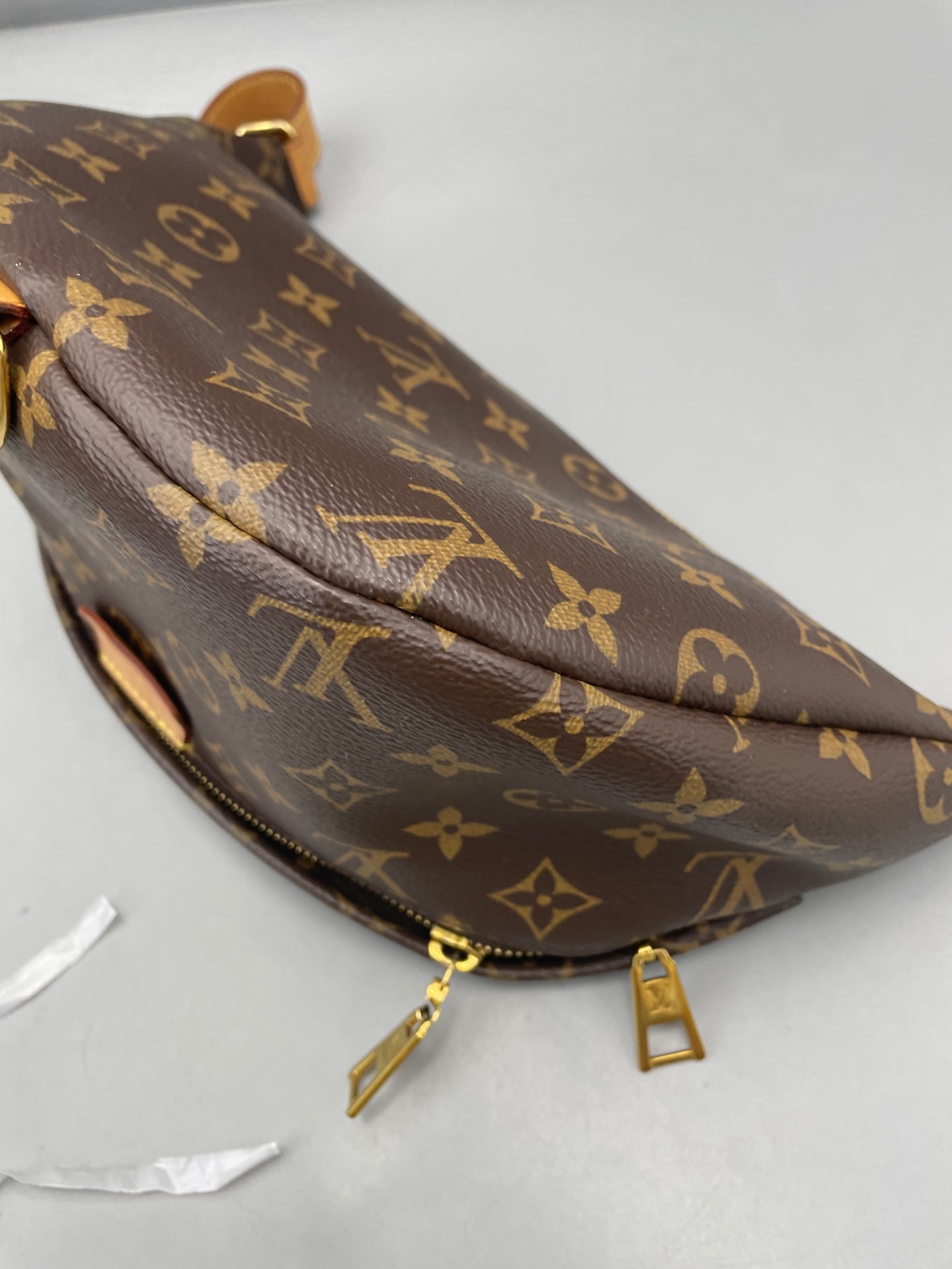 Louis Vuitton - Bumbag Monogram - Monogram coated canvas with Vachetta leather trim - Brown - (medium)