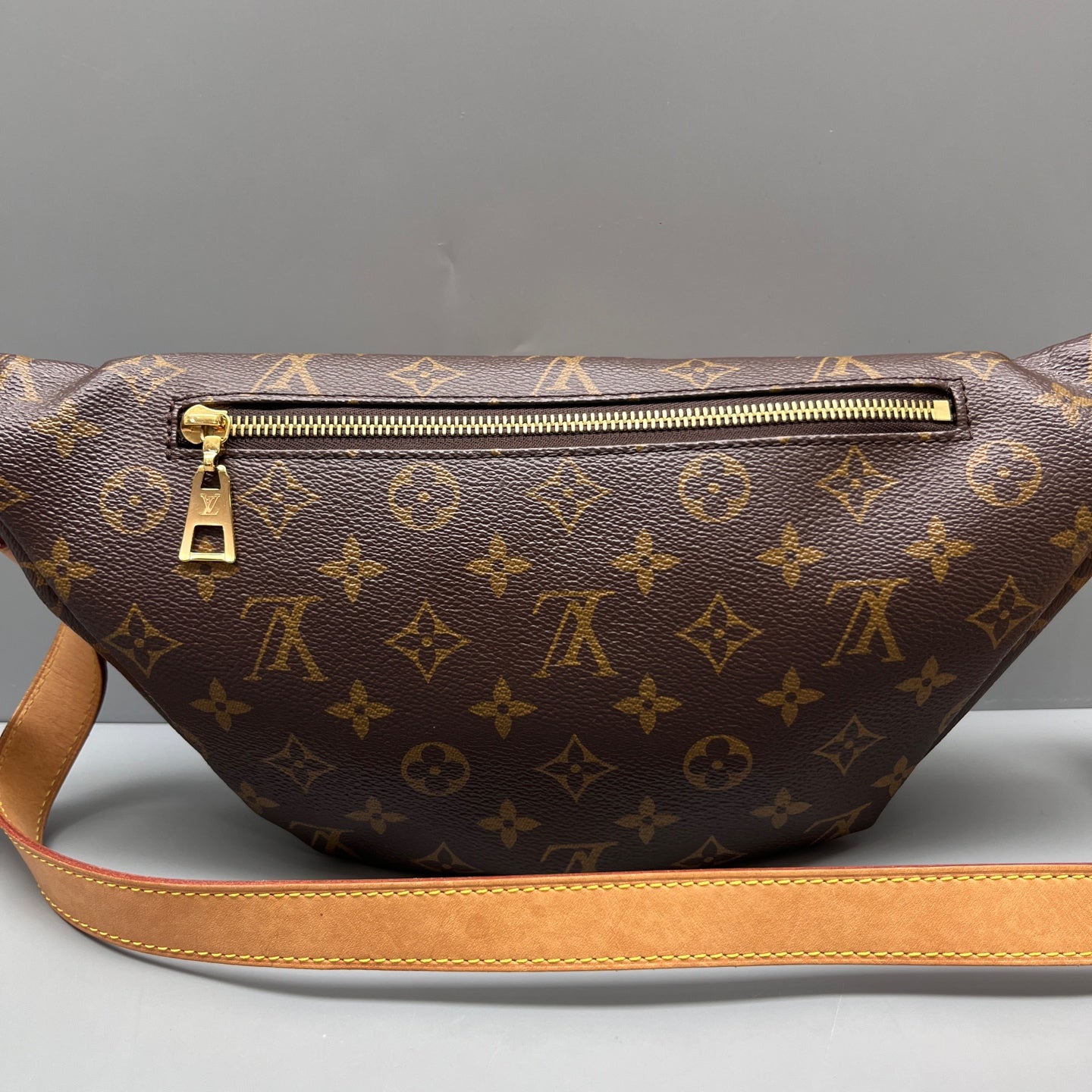 Louis Vuitton - Bumbag - Synthetic - Brown - (medium)