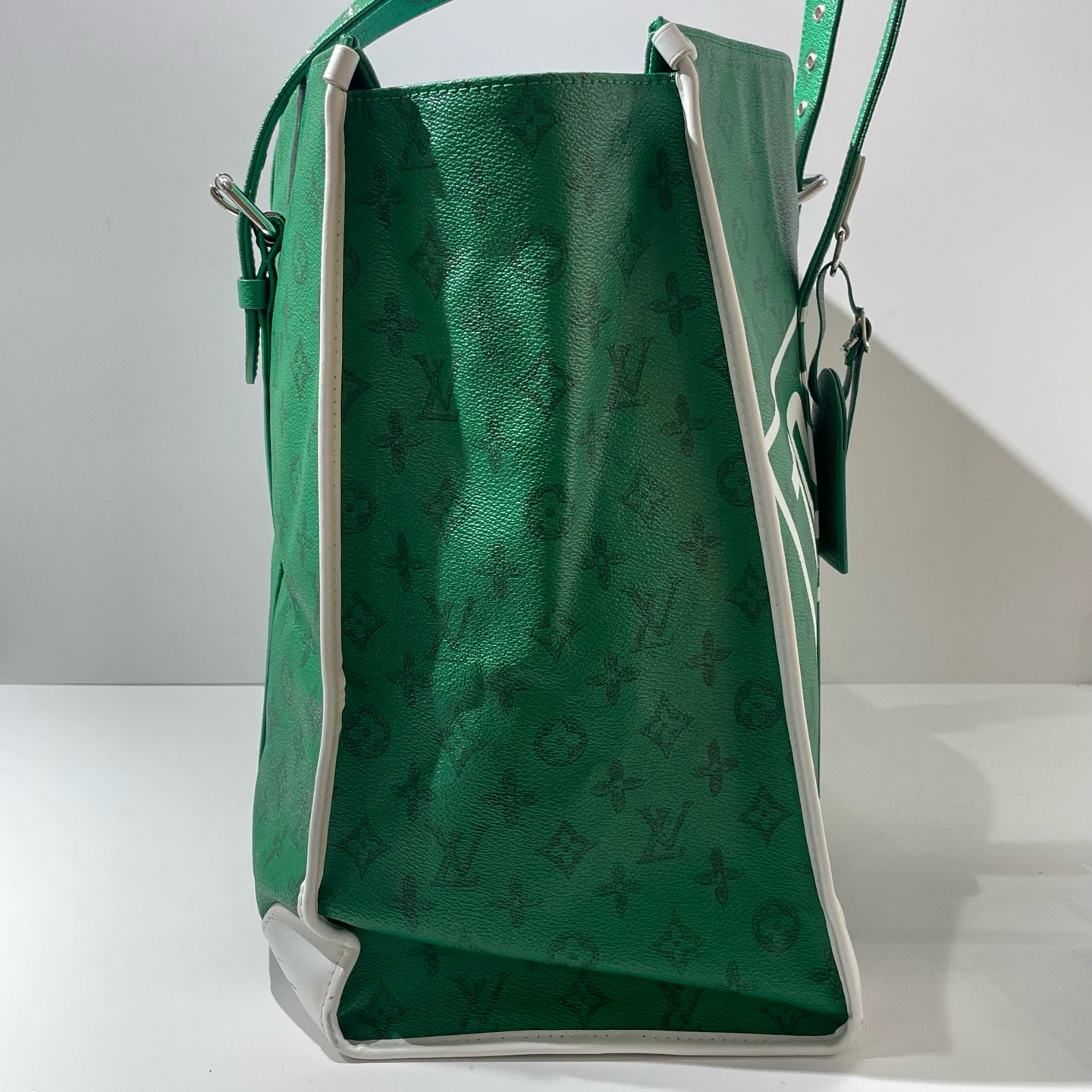 Louis Vuitton - CABAS ZIPPE - Synthetic - Green - (large)